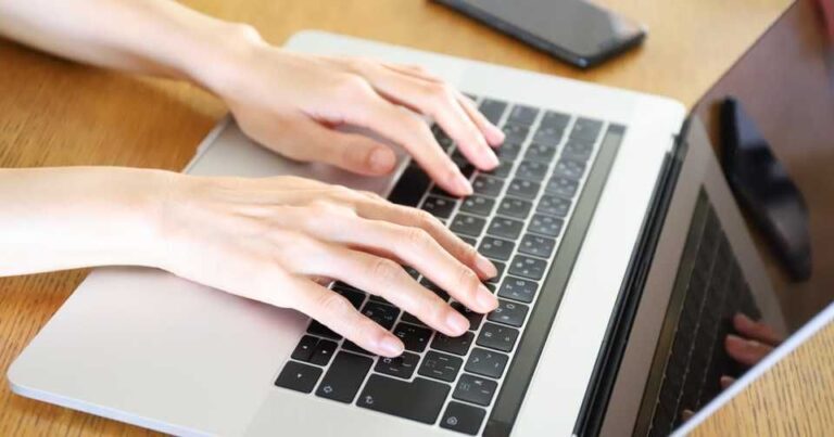 議事録作成を効率化する方法7選！AIで自動作成できるツールも紹介