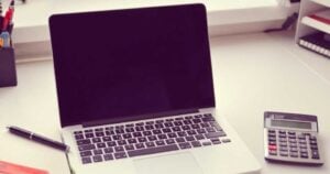 大企業向け経費精算システム8選 – シェア1位は楽楽精算 | 会計との連携しやすさで選ぶ