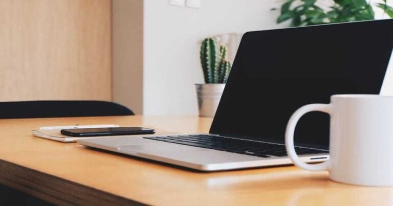 テレワーク・リモートワークにおける勤怠管理の問題・課題｜解決策とおすすめサービス