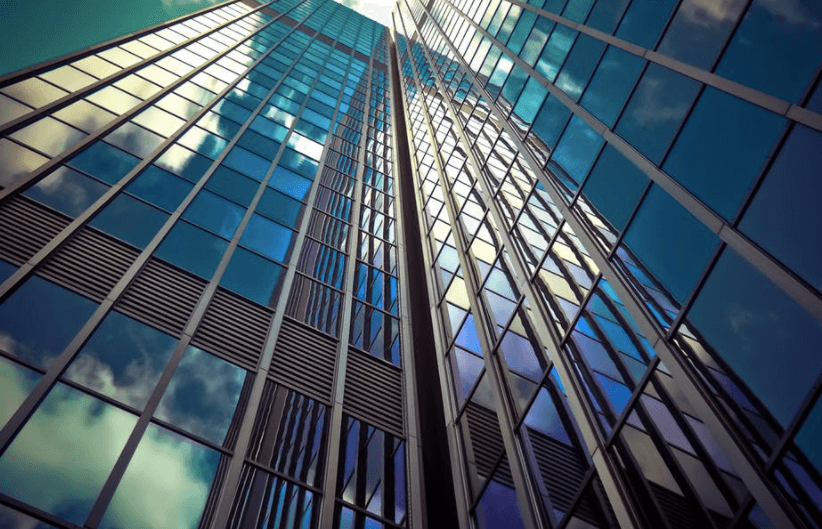 直行直帰のメリット・デメリットとは？労働時間・ルール、システム化で業務を効率化しよう