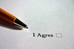 契約書の作成方法は？手順や注意点、法人・個人での法的な効力