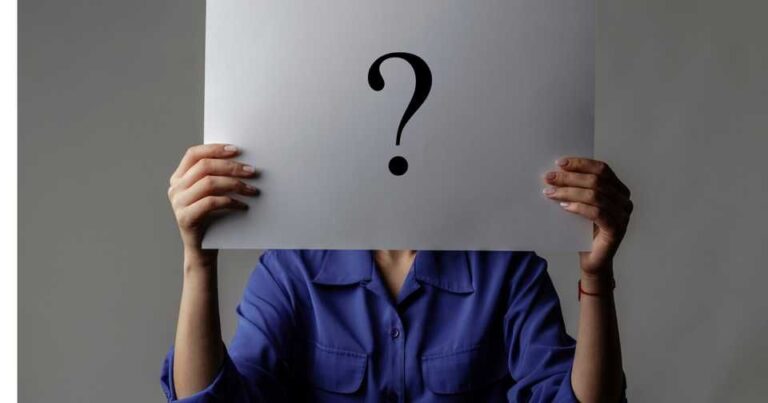 エンゲージメントサーベイを匿名でするメリット・デメリット | 従業員の不安は？