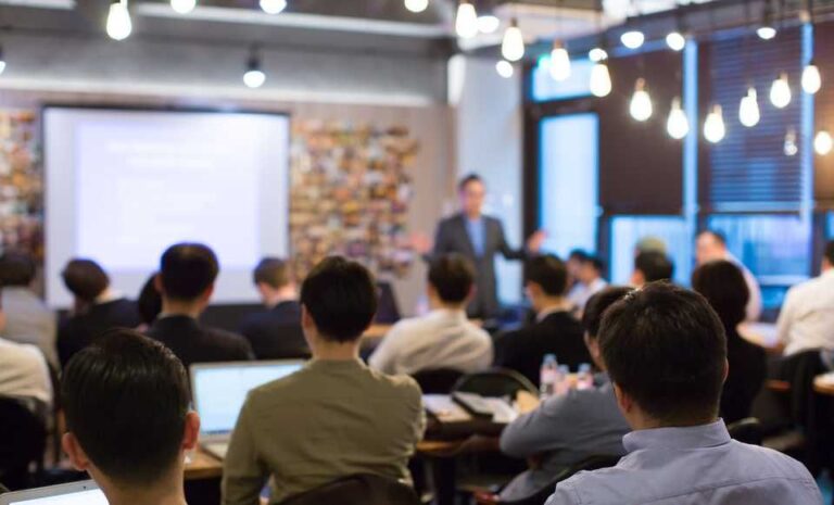 セミナー集客代行とは？種類・業者を選ぶ際に注意すべきポイントを徹底解説