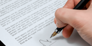 契約書の正しい郵送方法 | 押印・割印・契印・印紙・封筒の宛名の書き方は？送付状とテンプレートも