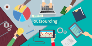 アウトソーシングとは？派遣との違いやメリット・デメリット