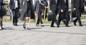 【2025年最新】新卒一括採用とは？メリットデメリット・廃止の方針は？