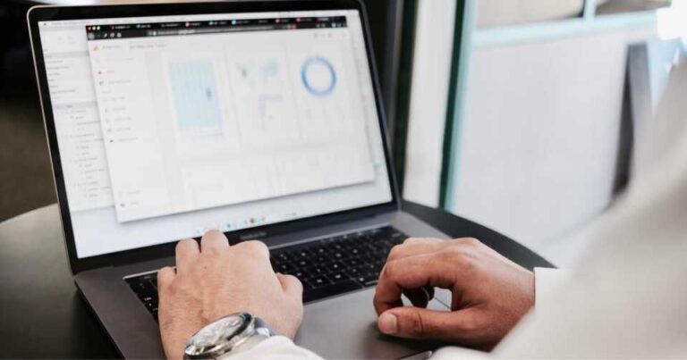 無料で使えるおすすめのSFAツール(営業支援システム)比較24選！ツールの特徴と選ぶ際のポイント