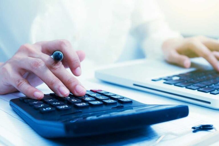 入金消込・債権管理を自動化せよ！経理部門の月末業務を劇的に短縮するポイント