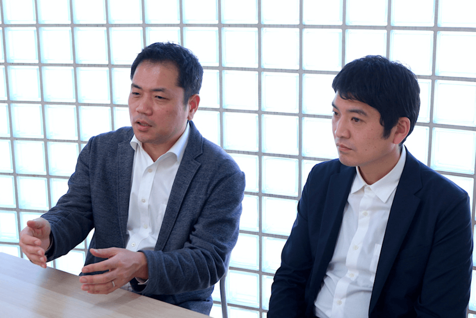 同じ土俵合同会社・代表の島田博之氏と、plans(プランズ) 管理者・サービス管理責任者の稲葉創氏