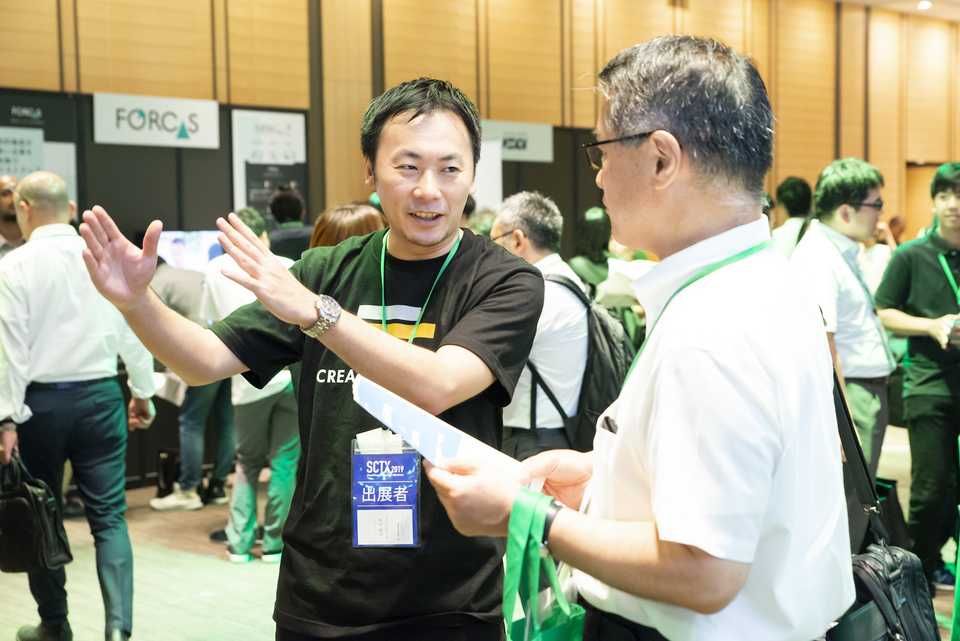 プレゼンにも熱が入る(クリエイティブサーベイブース) SCTX2019、クリエイティブサーベイブース