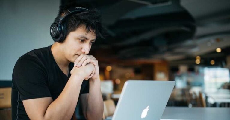 おすすめウェビナーツール比較！オンラインセミナーツールの選び方・導入メリット