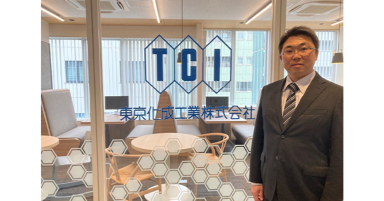 ミライAI導入事例：東京化成工業株式会社 様　「電話番のために2人残る」を撤廃。悲願の“ワンオペ”を実現したバックオフィスDX　 [PR]